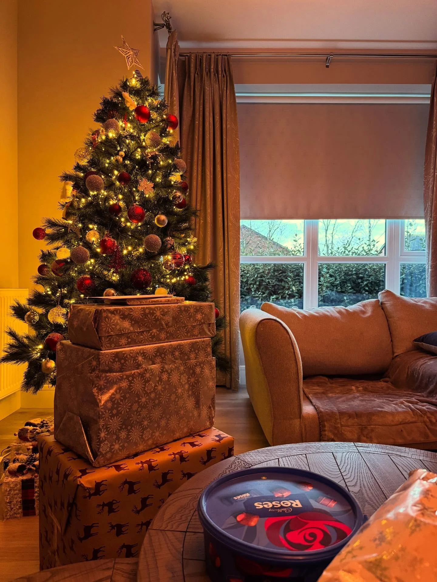 Maybe I'm biased, but I made a damn good Christmas dinner 👌🏻 I am exhausted though, and will be spending the rest of the holiday season hibernating 🤣