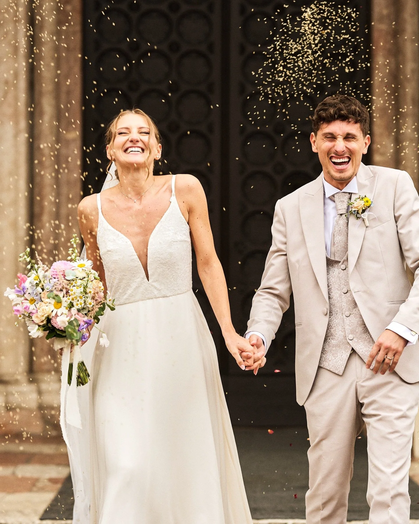 The sweetest moments, captured in the sweetest way. 🤍

Anna&rsquo;s bouquet is the kind that makes you smile the moment you see it: it&rsquo;s wild, delicate, full of color. But I guess what makes it truly joyful it&rsquo;s the love it carries in ea