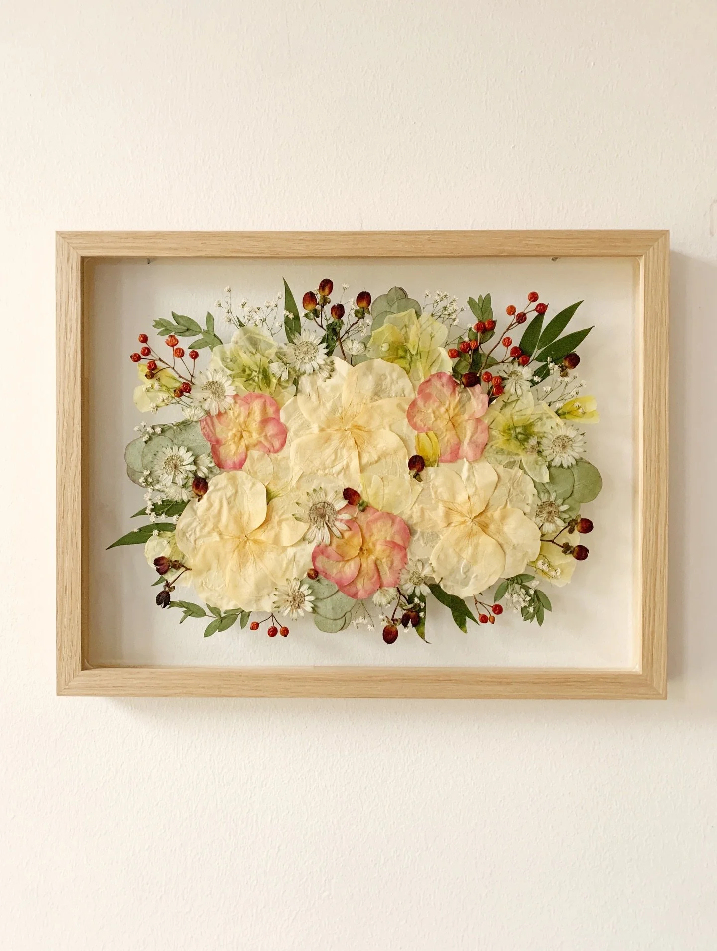 Another little carousel of pieces that have happily left the studio recently 🌼

Each one carrying a different mood, a different balance, a different story that will make their new home a little brighter ✨

Which one is your favorite? 🌱