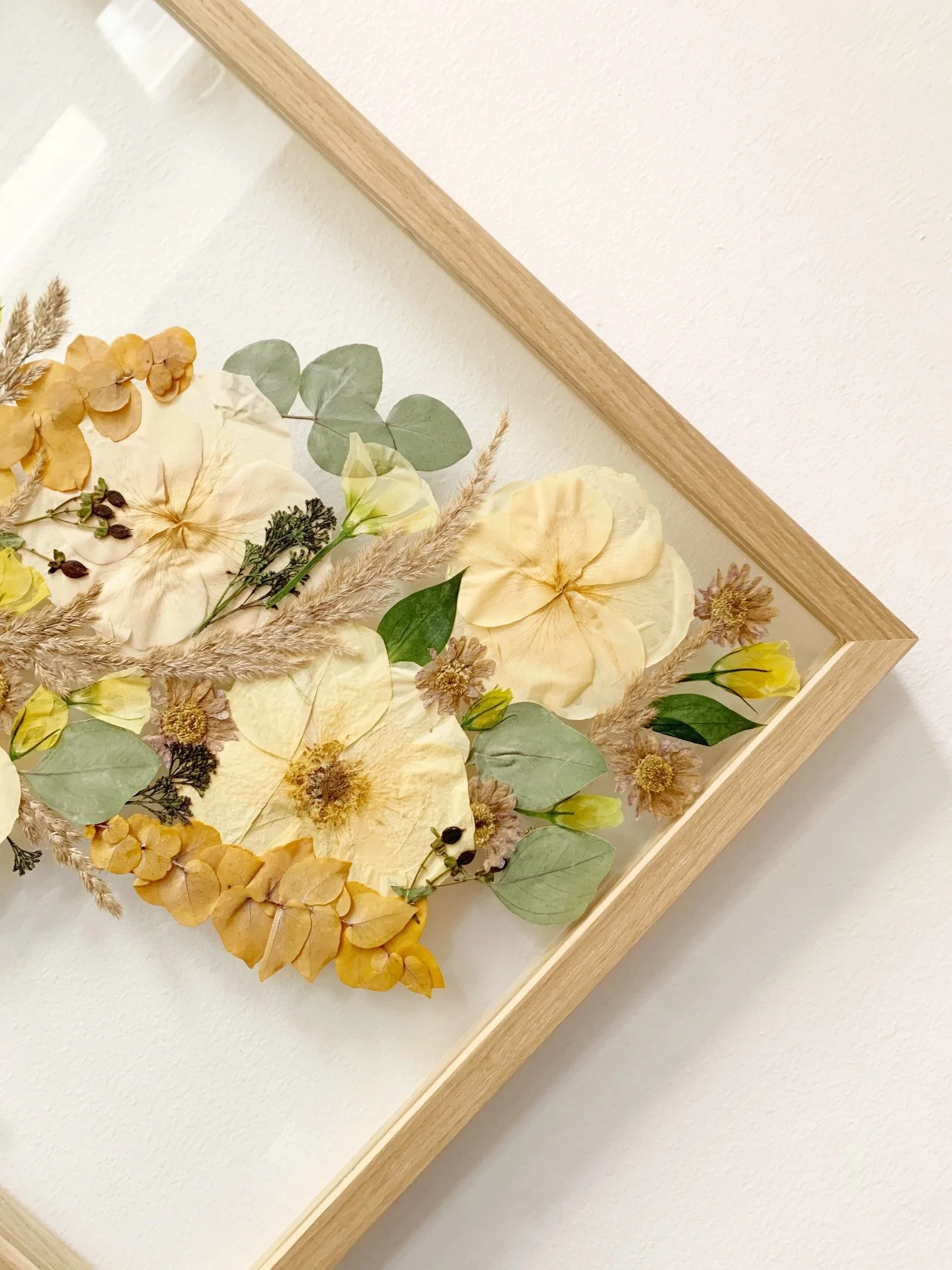 Heidi &amp; Felix&rsquo;s bouquet, then and now 🍃

Those delicate shades of late summer, just on the edge of autumn, transformed into something that lasts.

No longer just a memory of one day, but a presence in their home, to be lived with, day afte
