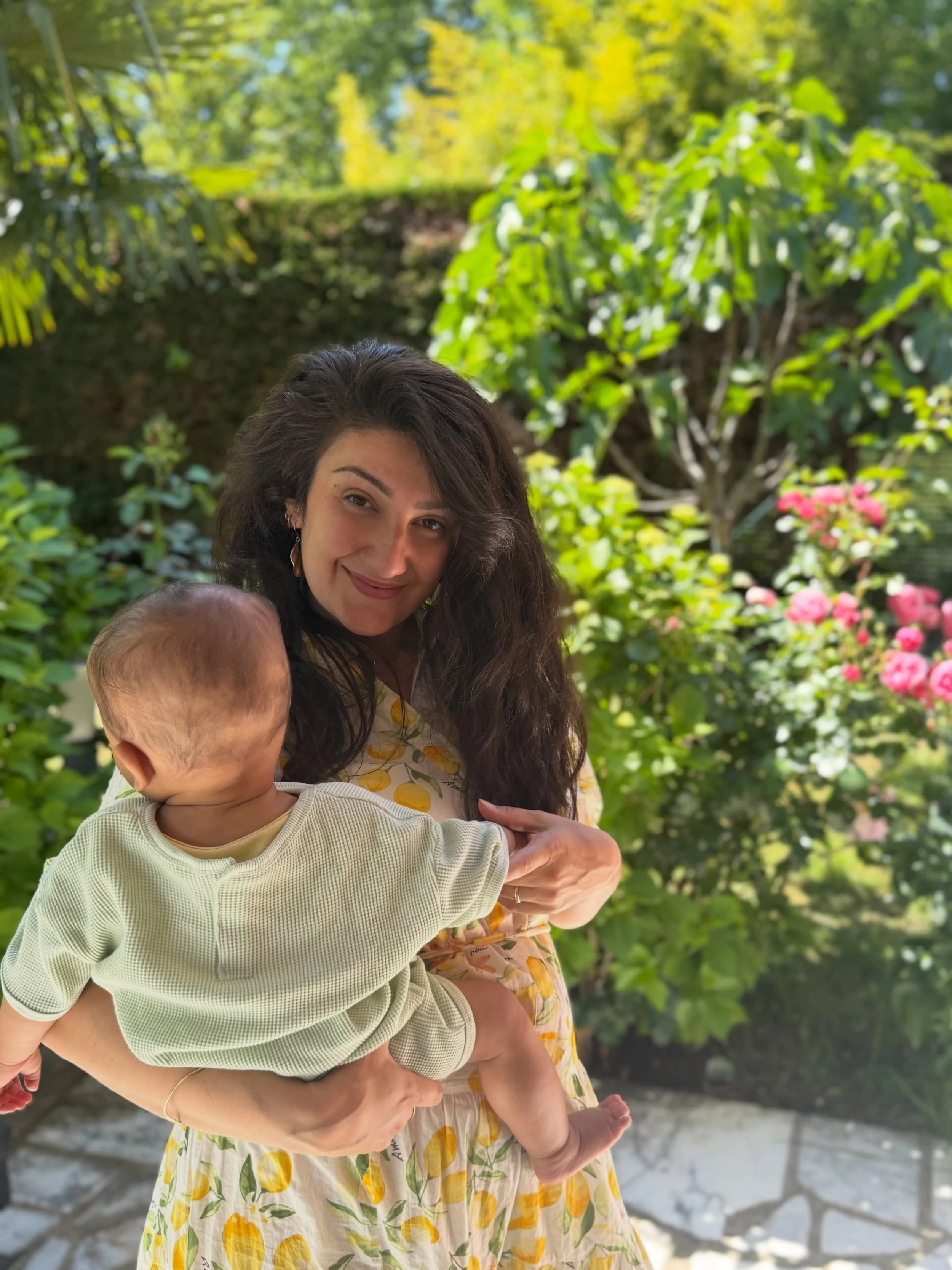 Il y a un an tout pile je vous annon&ccedil;ais ma grossesse ✨ et voil&agrave; que ce petit bonhomme a bient&ocirc;t 8 mois 🥹 

il m&rsquo;a montr&eacute; qu&rsquo;un post-partum pouvait &ecirc;tre serein, doux, apais&eacute; 💚 il m&rsquo;a bien co