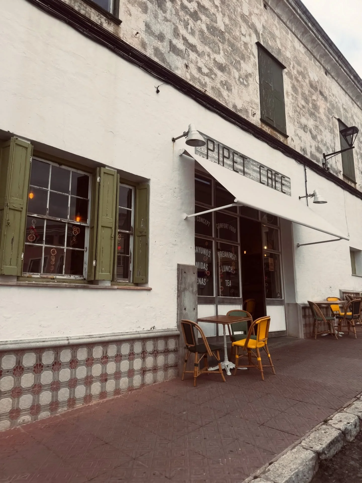 Sharing a little slice of winter life in Mah&oacute;n &mdash; slow mornings, good coffee and @pipetcafe_menorca doing what it does best ✨ ☕️ 🥐🍳

Menorca Beaches | Hidden Gems | Holiday in Menorca | family holidays Menorca | luxury holidays Menorca 