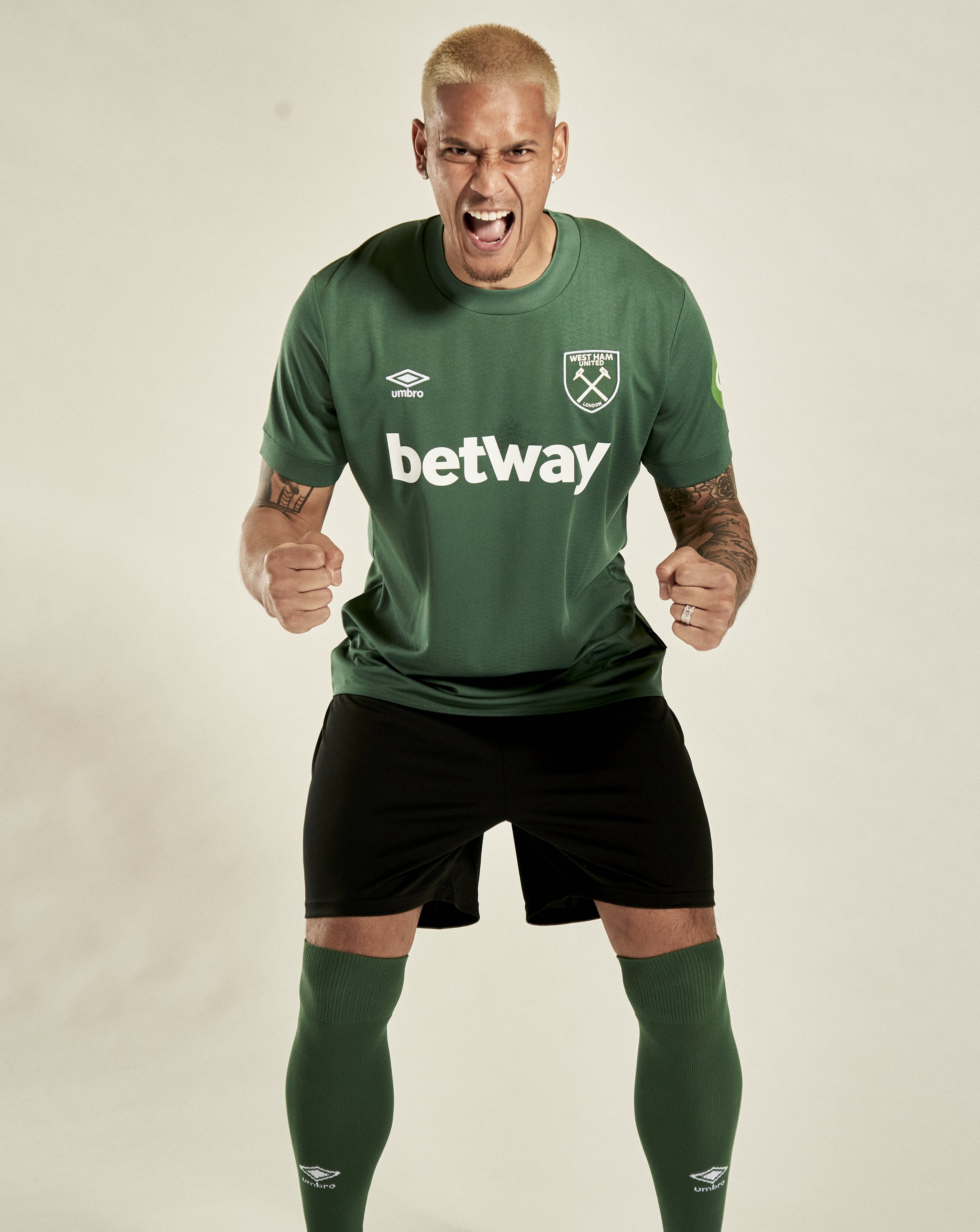 West Ham Kits30368.jpg