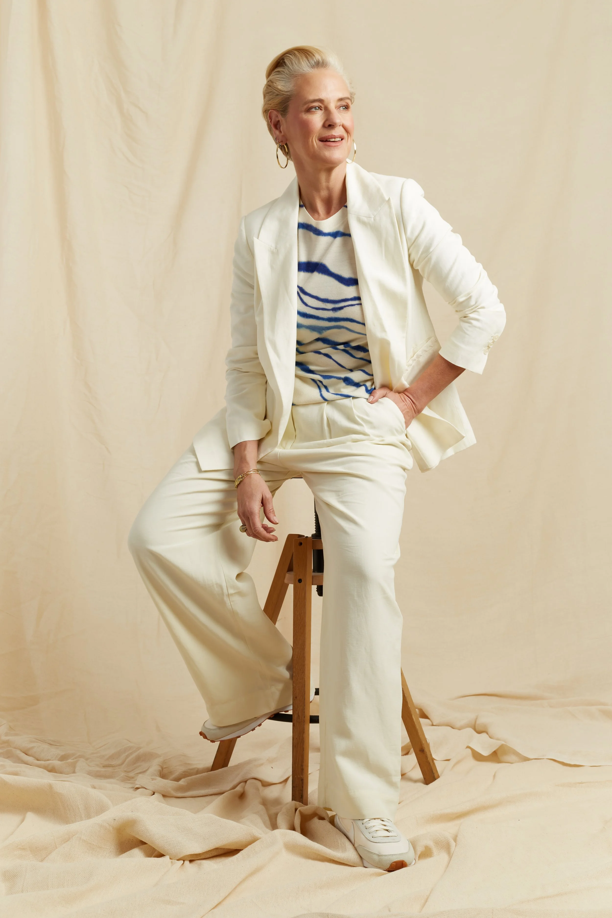 DEBORAH BRETT SS25_KSS2491_STRIPE T-SHIRT_CREAM-BLUE_2.jpg