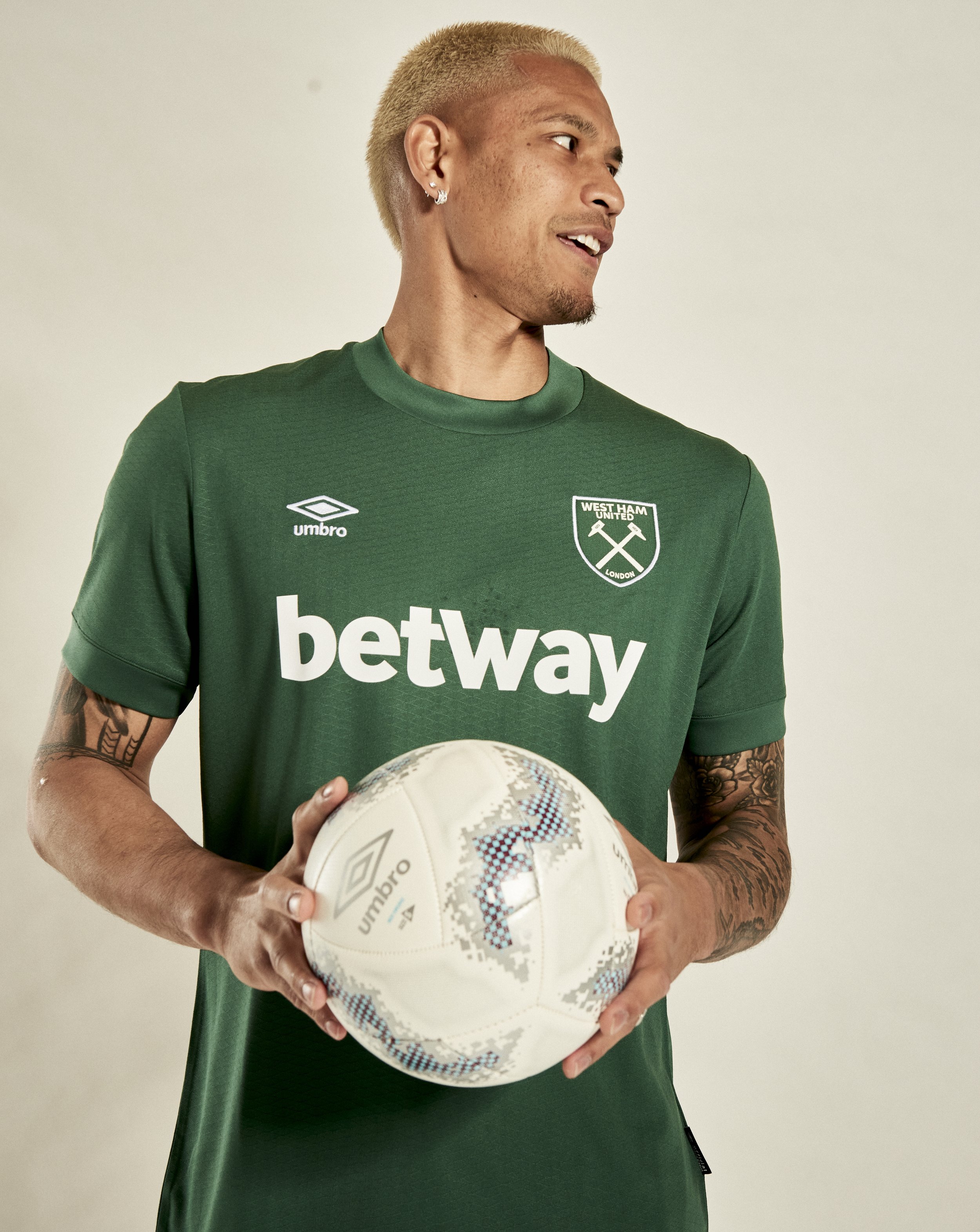 West Ham Kits30271.jpg