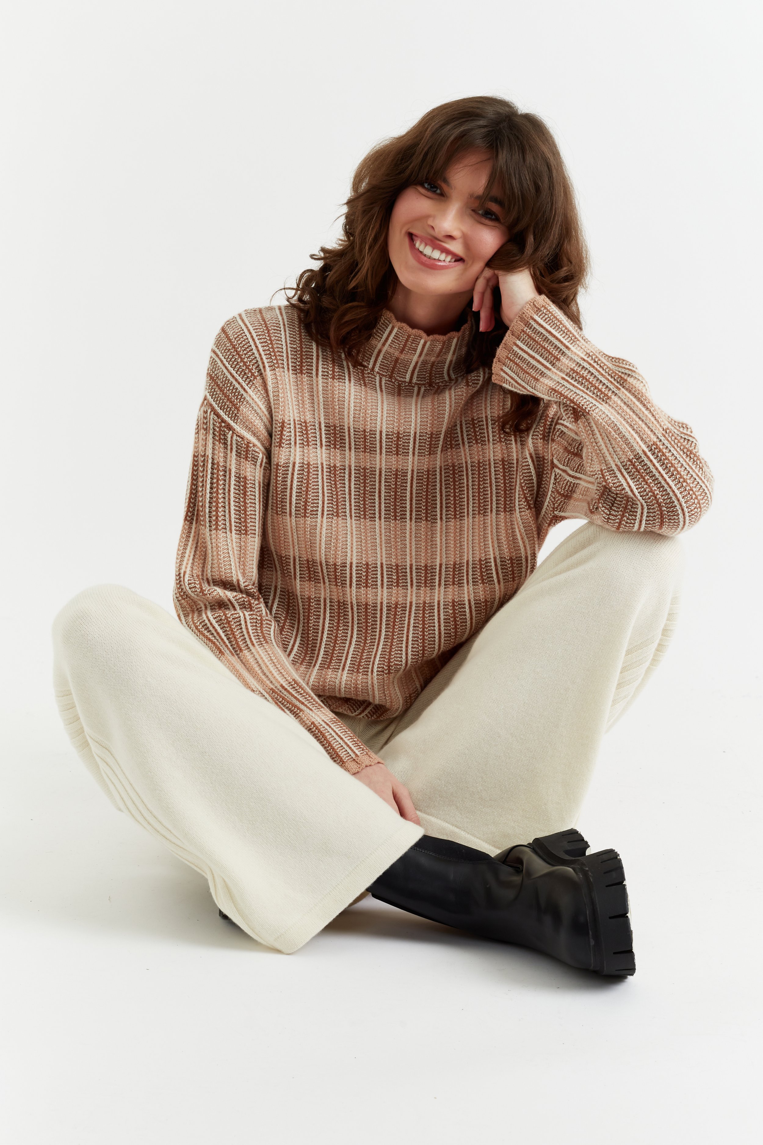 AW24 MAIN_KAW2407_MIX KNIT _CREAM SOFT CAMEL _E.jpg