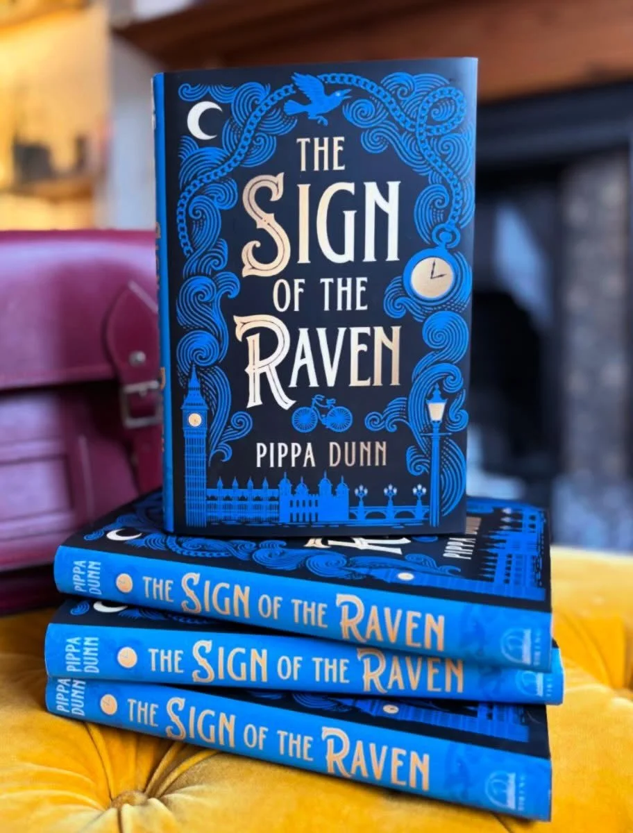 🐦&zwj;⬛US &amp; Canada finished copies! 🐦&zwj;⬛

The Sign of the Raven is hitting shelves across the pond in exactly two weeks, and look what arrived to help me celebrate - a whole pile of stunning finished copies!

You can find out more about this