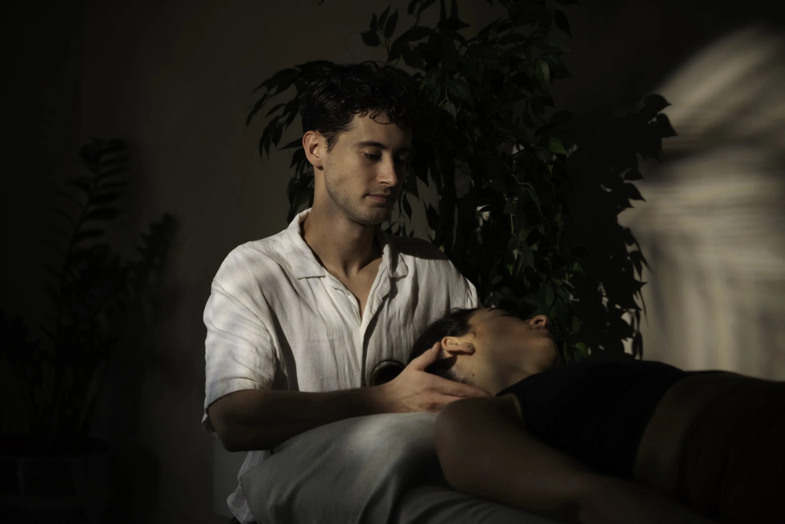 Sam Osteopath in North Finchley N12 treating neck pain at The Be Project