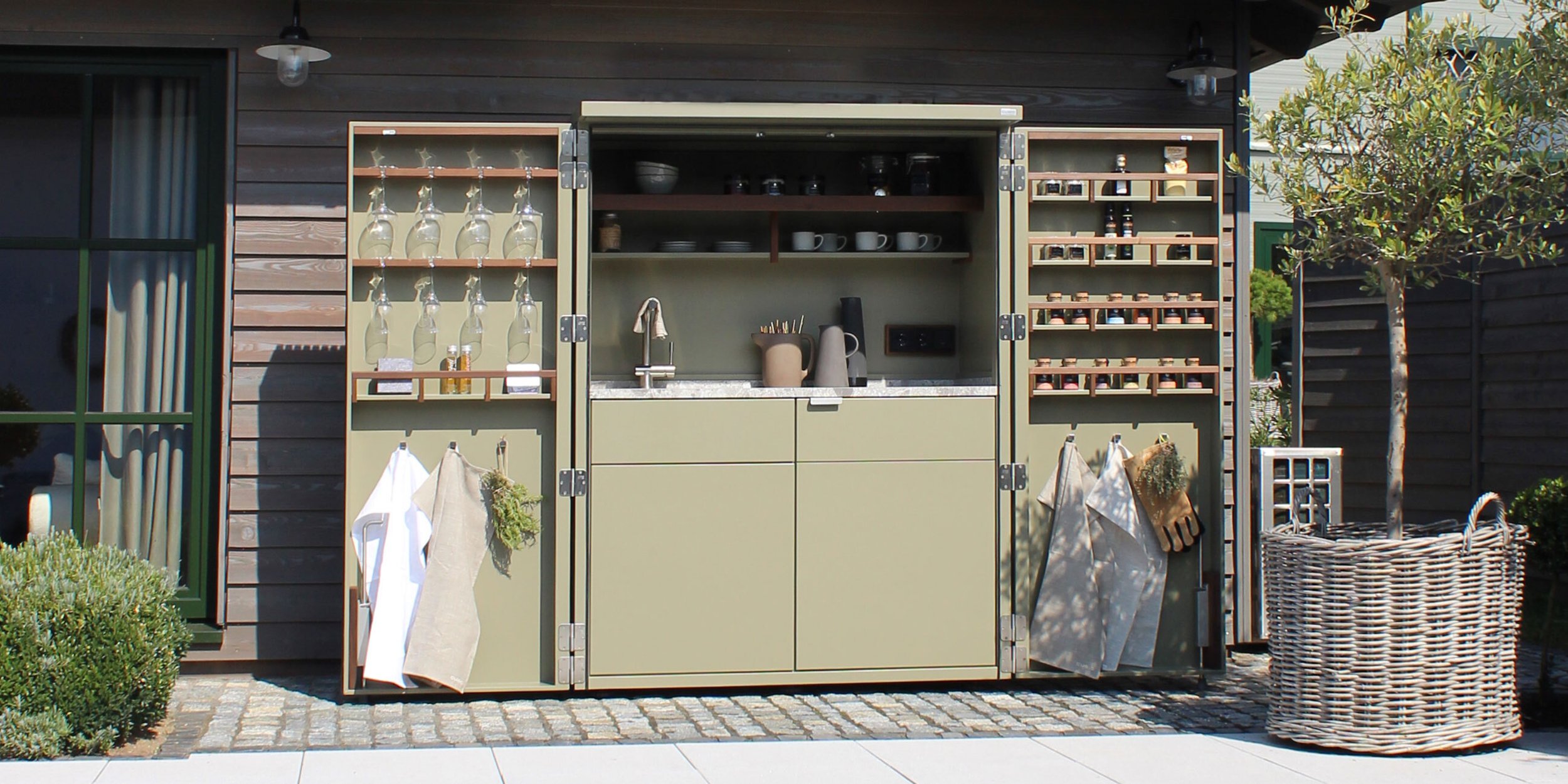 AK Cubic KIAC ExDisplay v1.jpeg