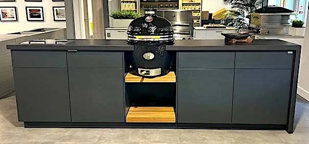 AK Cubic Mono ExDisplay v1.jpeg