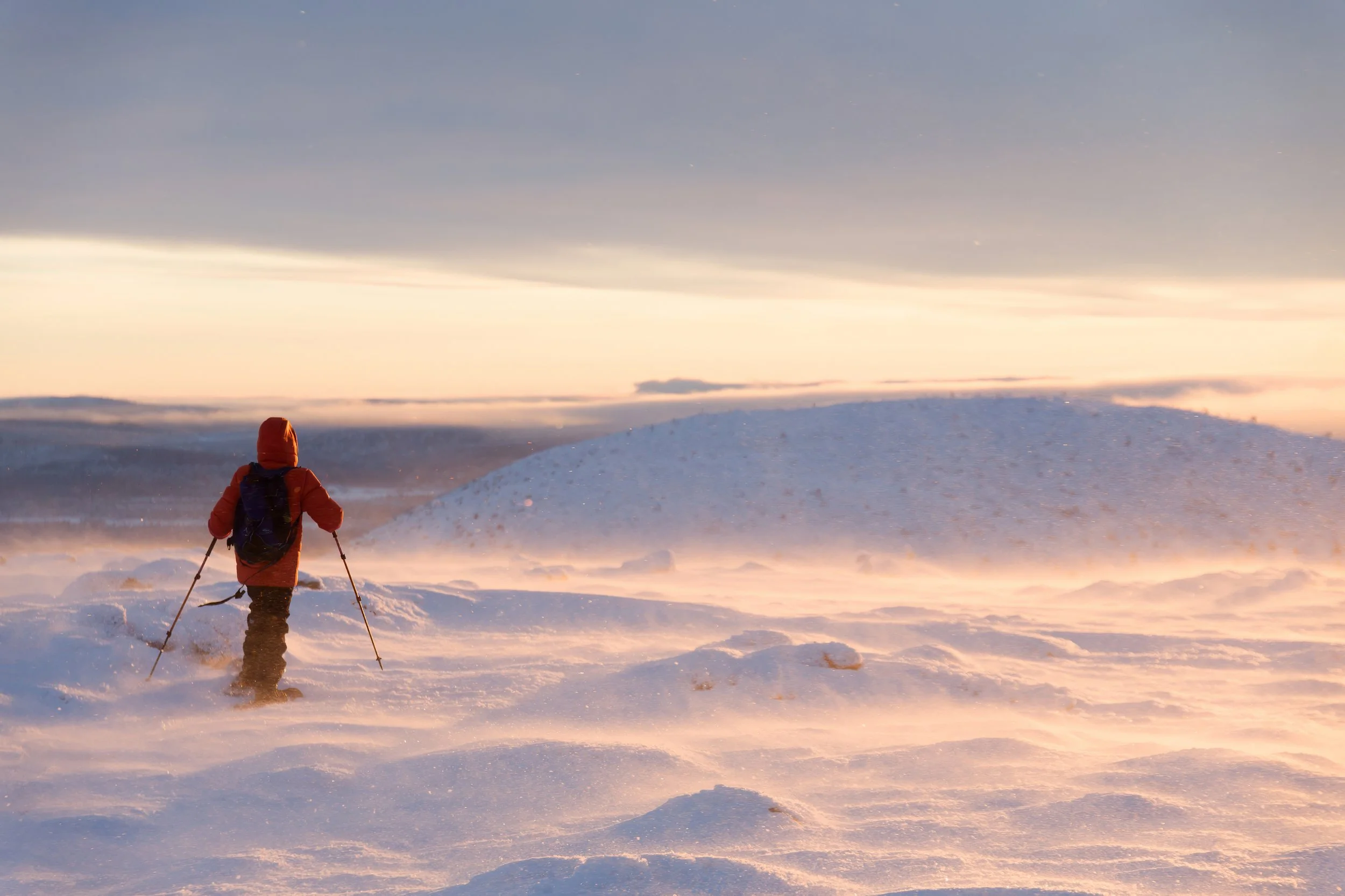 Vent sur le tunturi et raquettes II.jpg