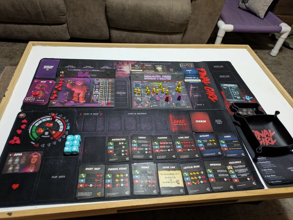 Looking for a fun single player game?  Try Final Girl! 

As the Final Girl, you love around the board looking for items, save victims, and continue the killer.  Can you survive the horror?