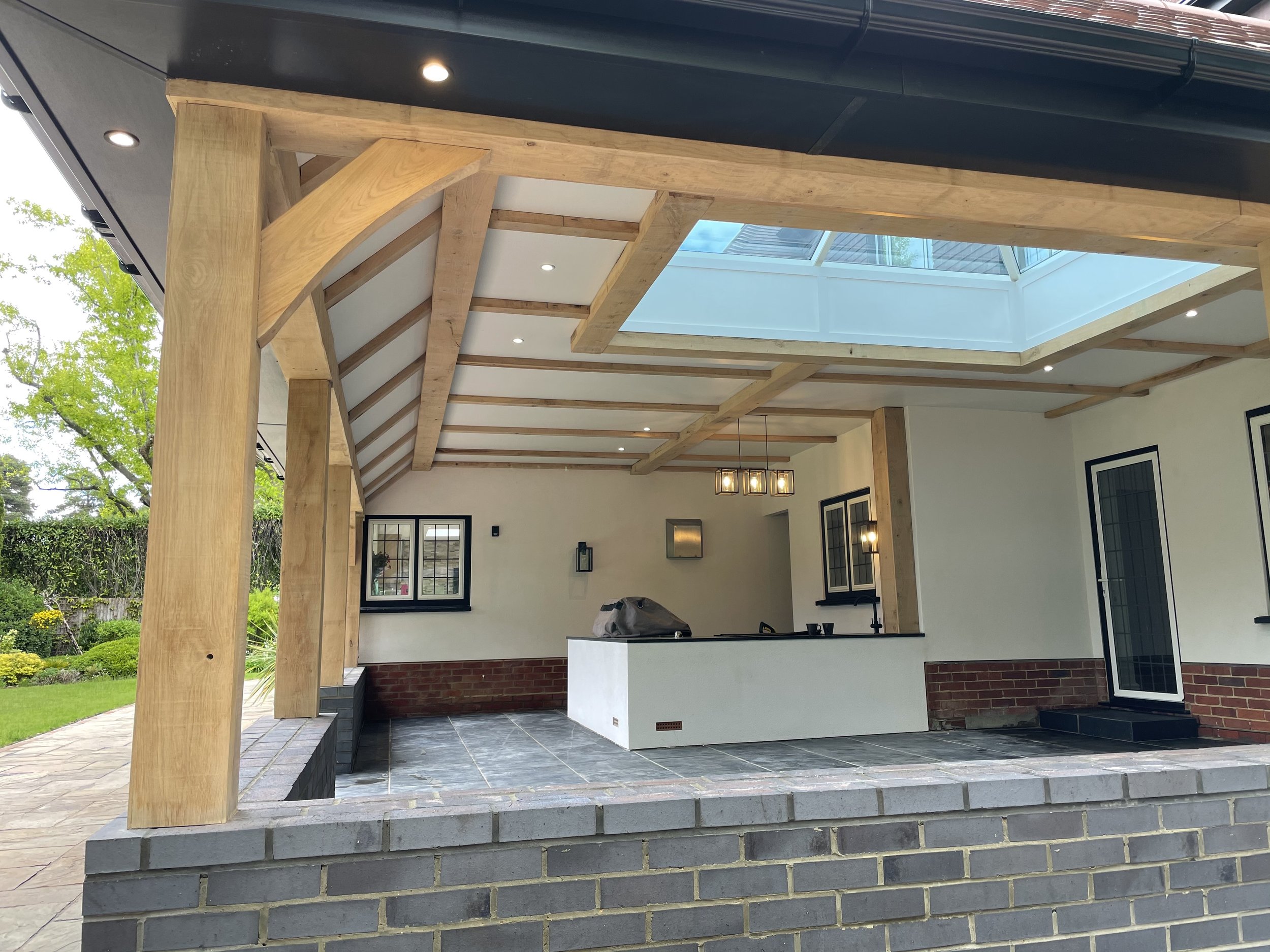 OAK BEAMED OUTDOOR KITCHEN IN WOKING