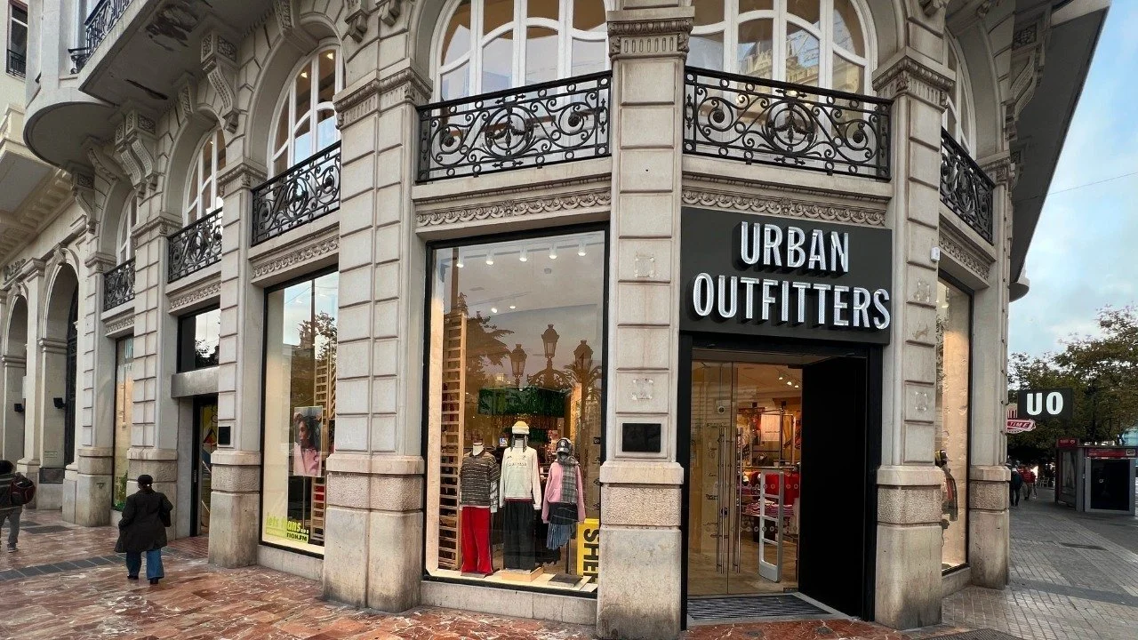 McCue has delivered the @urbanoutfitterseu Valencia fit-out, bringing the design to life and working closely with the client throughout.

This was an exciting retail project to be a part of as Urban continue to expand their presence, congratulations 
