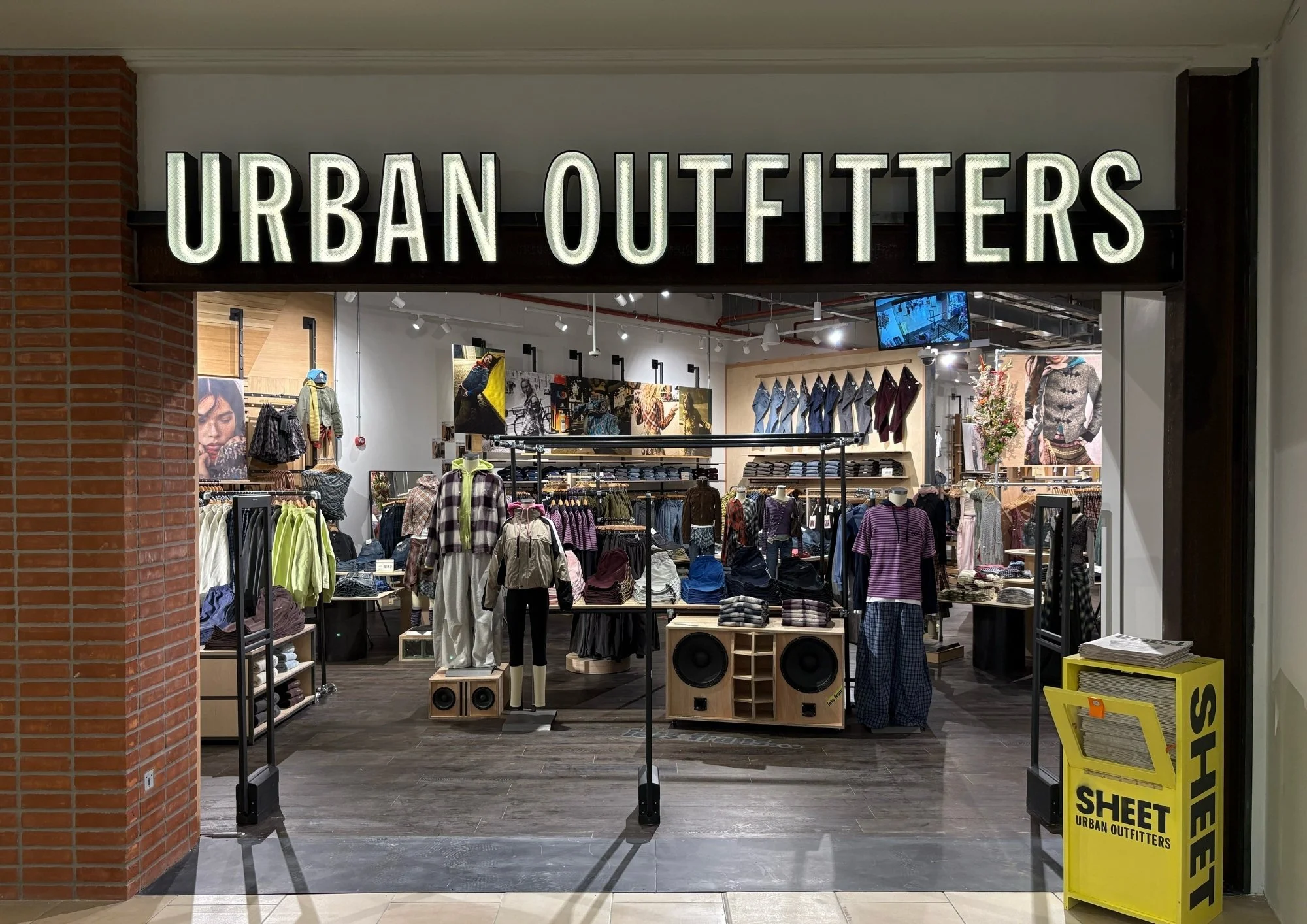 Urban Outfitters, Lakeside