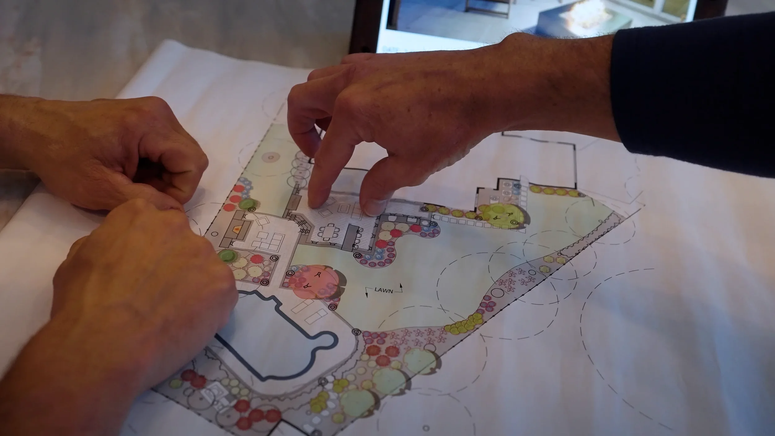 Backyard flow enhanced through strategic plantings in Alexandria, VA