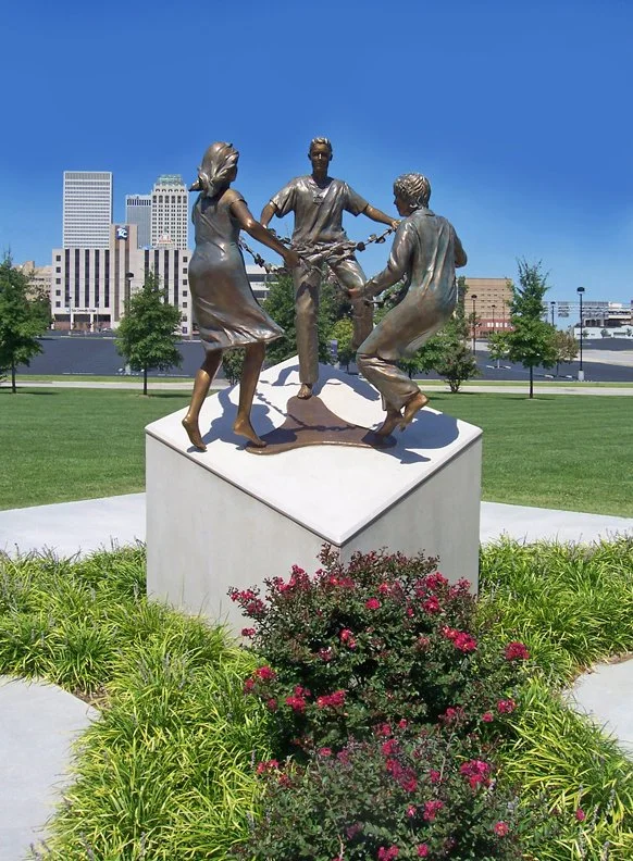 Large scale public sculpture by Phyllis Mantik de Quevedo