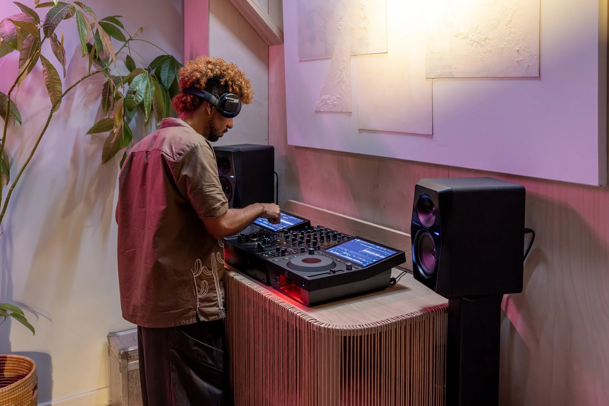 CDJ-1500X_LifestyleImages_Home_02_HR_6857x4574.jpg