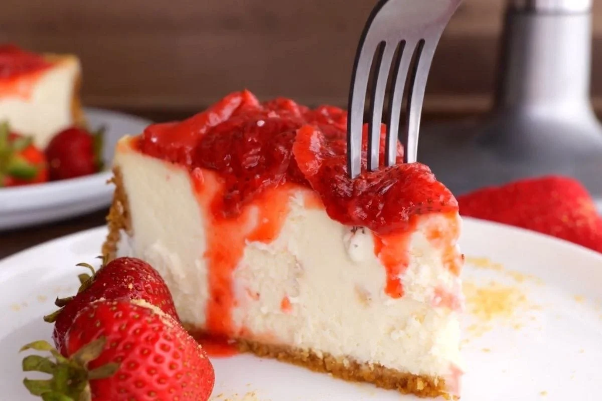 Strawberry Topping Cheesecake