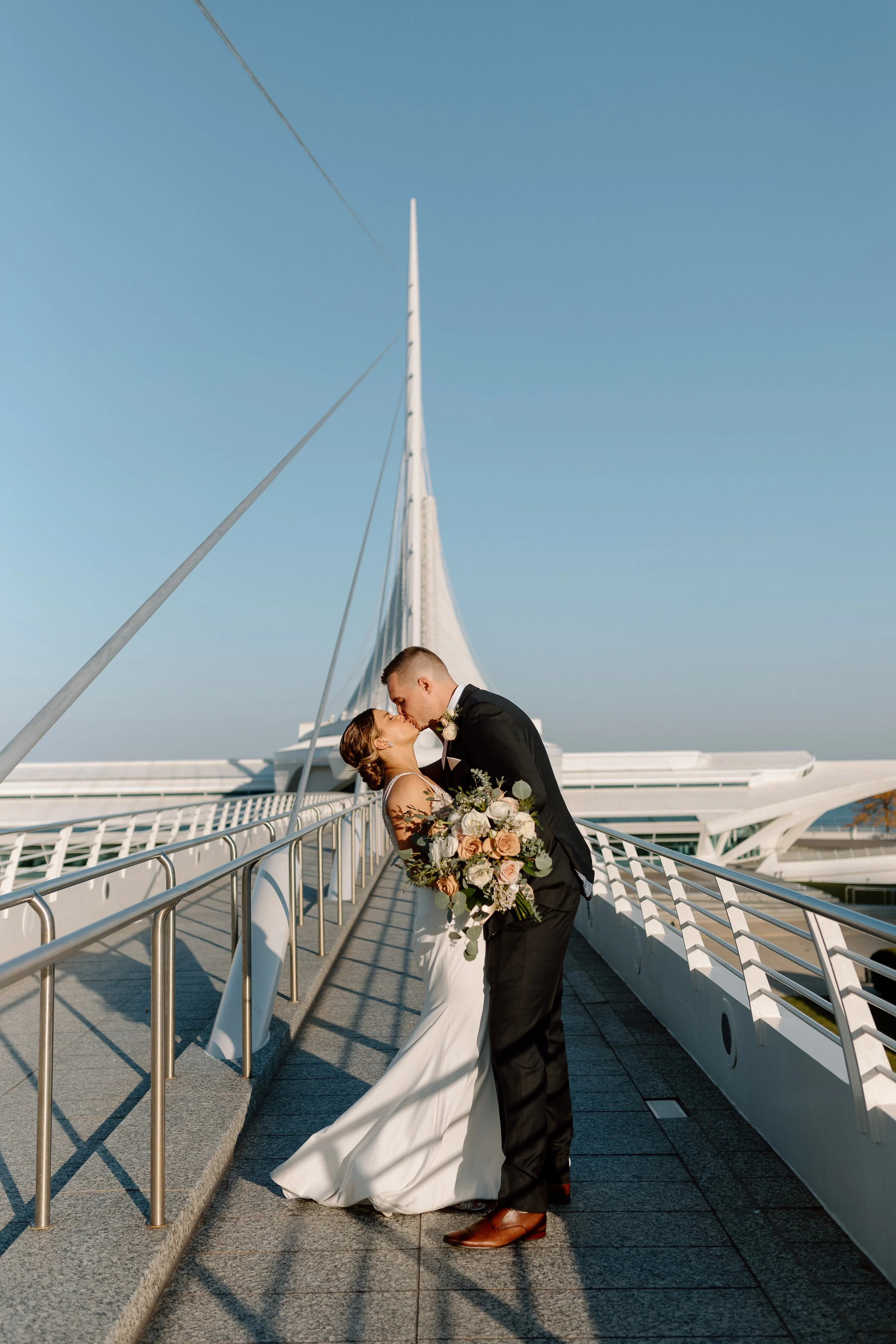 milwaukee wisconsin wedding photography candid 