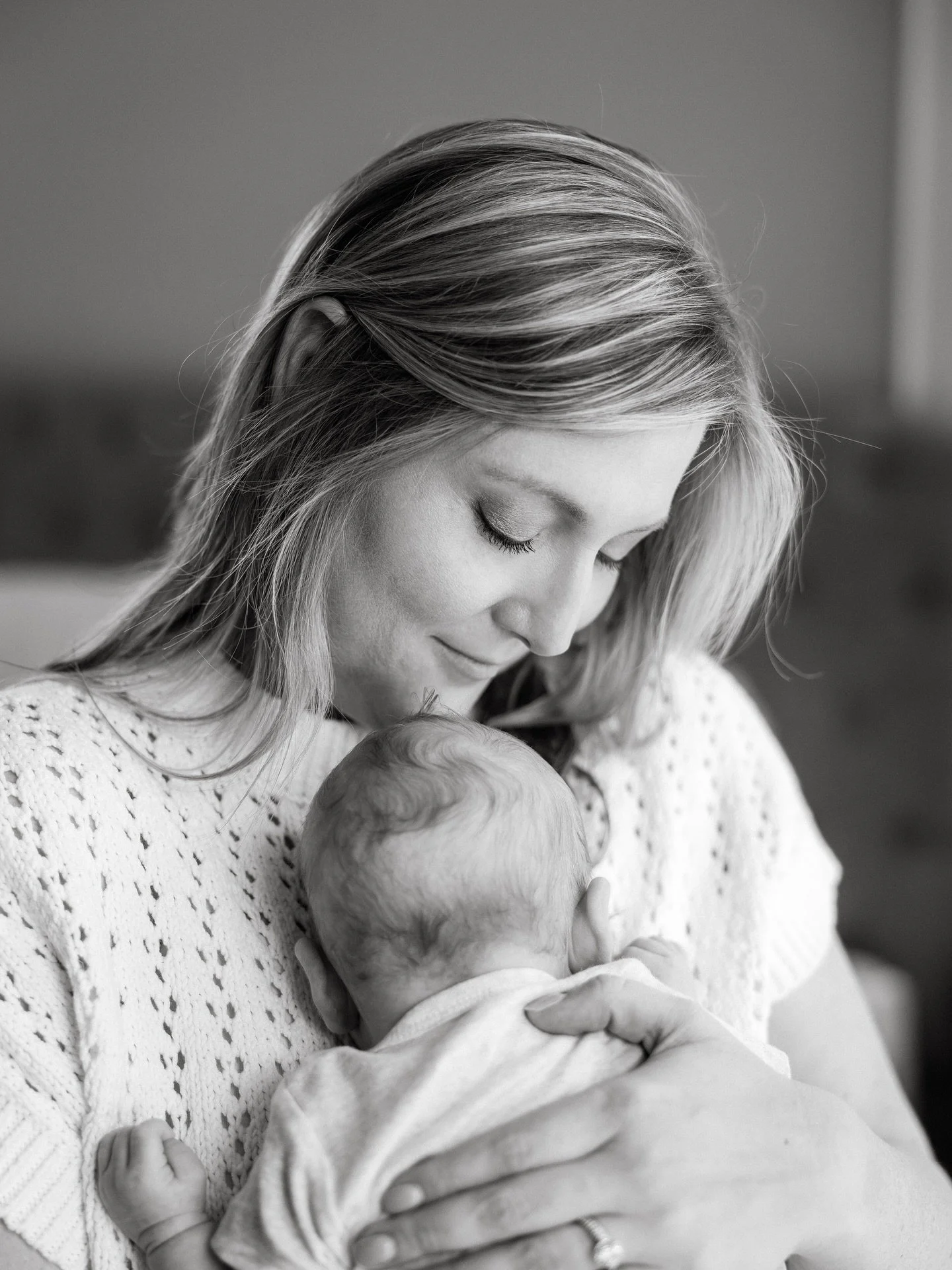 ✨ Currently booking newborn sessions for November and beyond.
If you&rsquo;re due in the late fall or winter, now&rsquo;s the perfect time to reach out and get your date on my calendar!

The best part? You don&rsquo;t have to leave the house. In-home