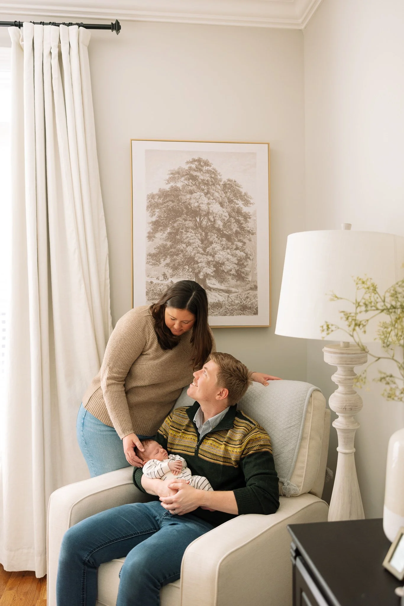 newborn-Baby-Photos-Nashville-home-relaxed-candid-3.jpg