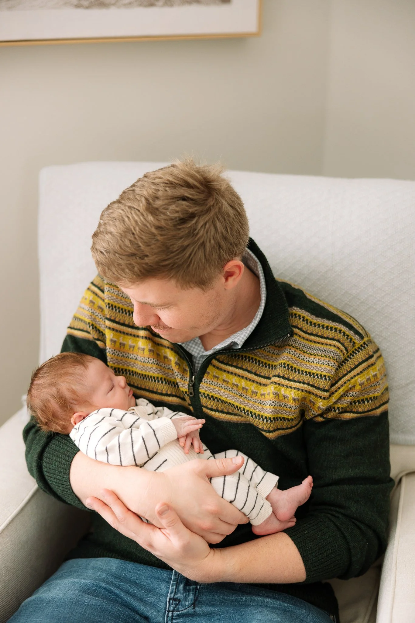 newborn-Baby-Photos-Nashville-home-relaxed-candid-2.jpg