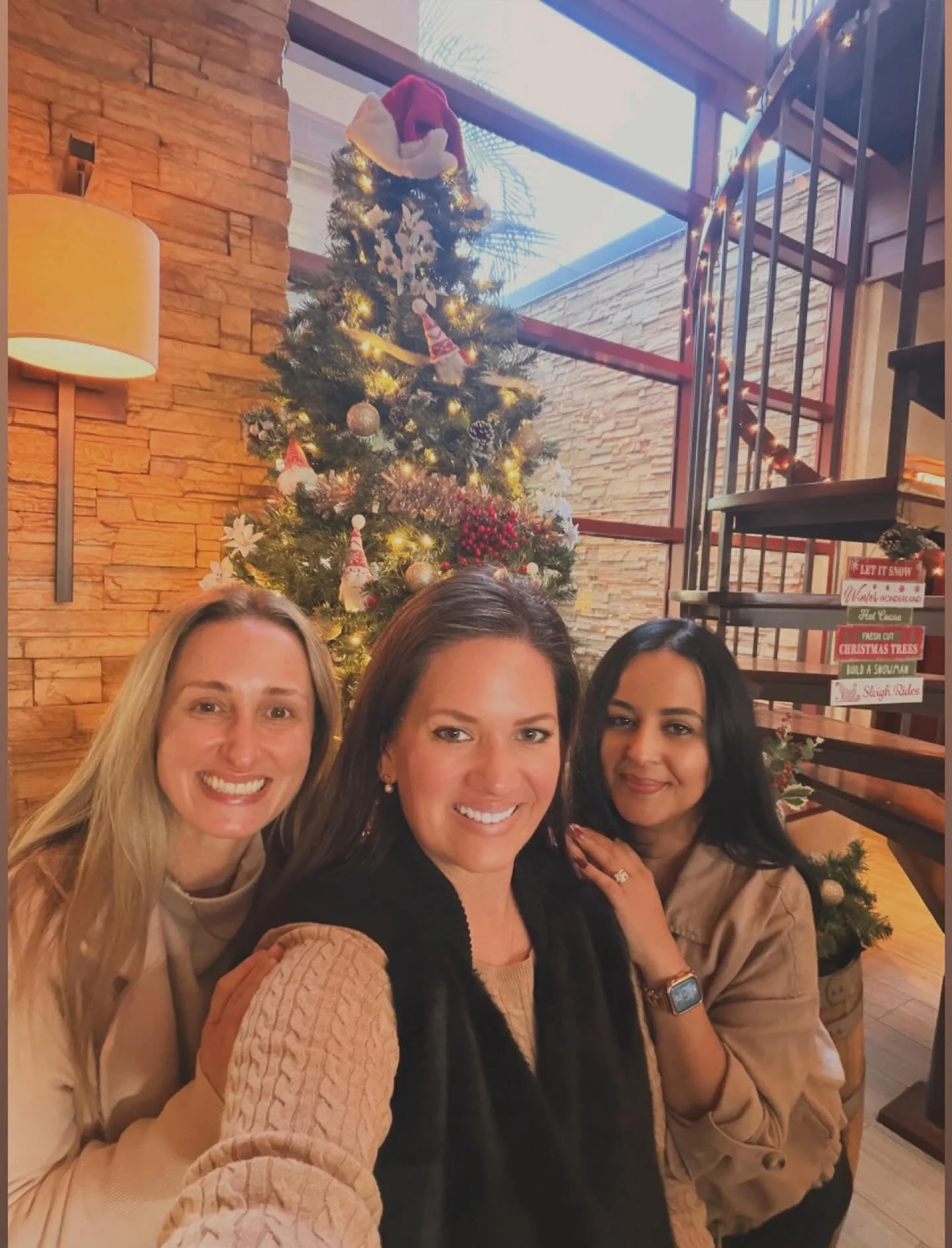 An amazing day at our holiday party 🎄✨
After 3 years of virtual teamwork, we finally met in person.
So grateful for the privilege of working with such a great and respected provider making a difference in the DPC world - and it was so nice to finall