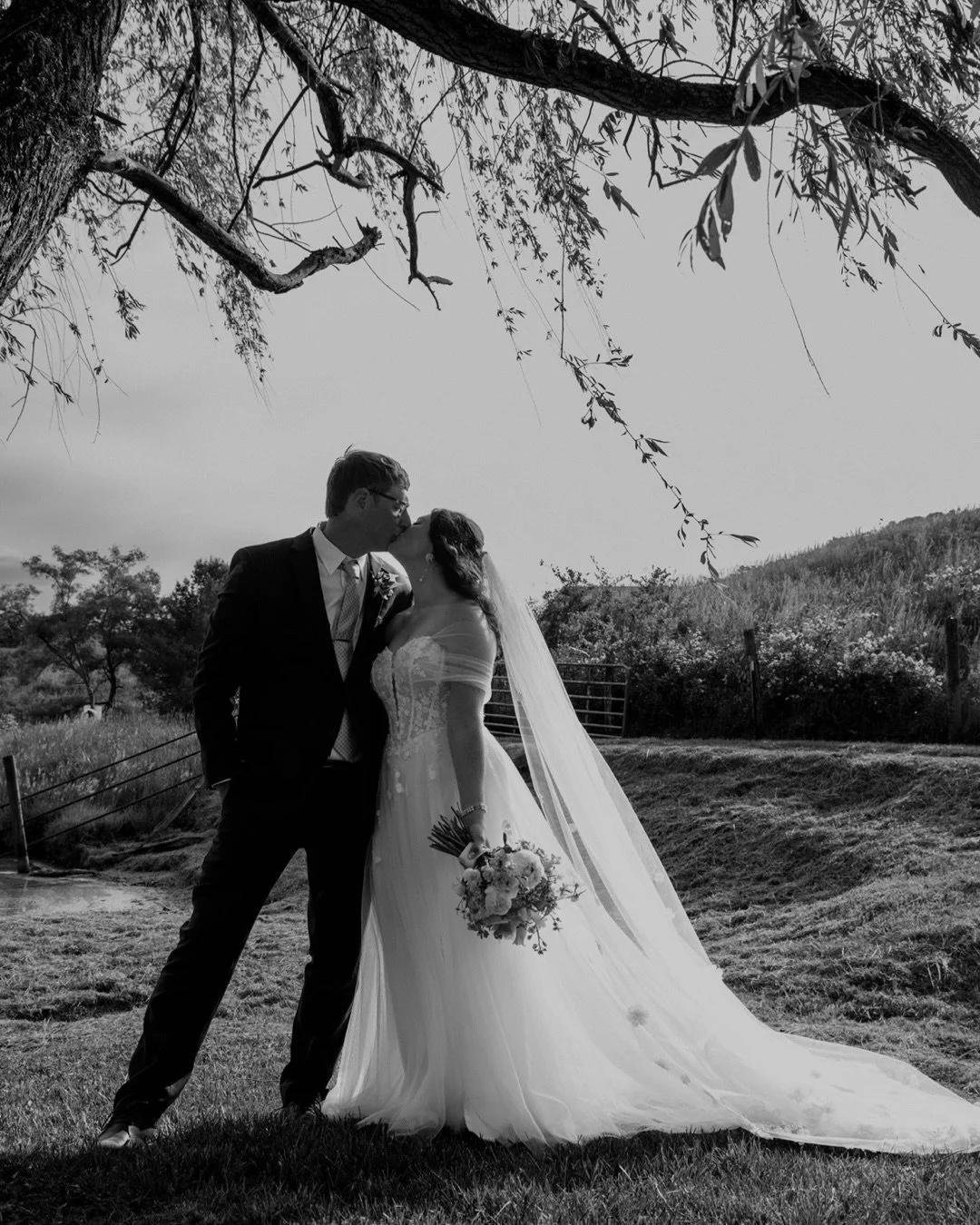 May weddings 🤍 yes please

Couple: @tylermayoavl @edenschwartzz
Associate photo: @south_of_eden
Venue: @claxtonfarm
Wedding Planner/Coordinator: @byaveryevents
Florist: @susanlilesfloraldesigns
Beauty Team: @brushesandbraides
Cake:@pies_by_di
Bridal