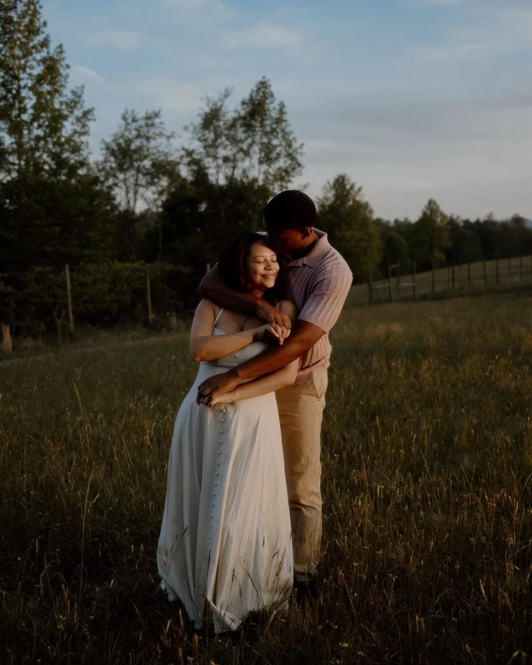 when golden hour meets spring romance 🌷☀️