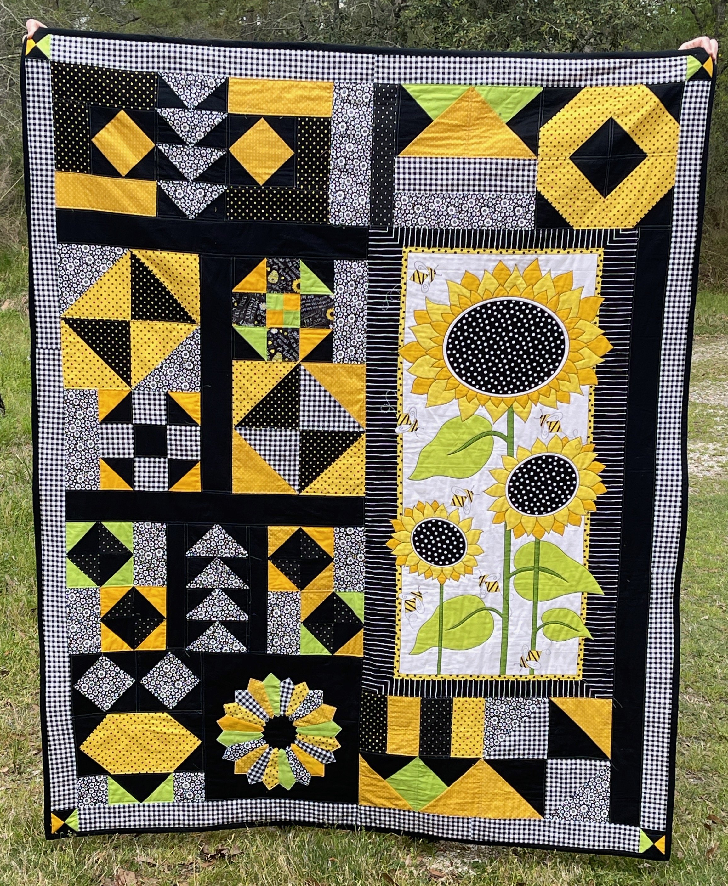 Auction quilt for granddaughter's Project Graduation.