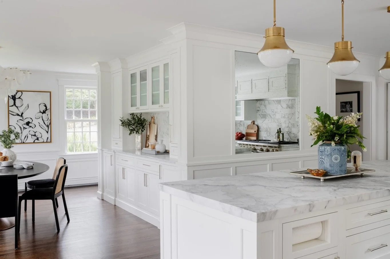 Holiday hosting season is here 🎄🍷

From our side of the job site, we know a great entertaining space isn&rsquo;t just about looks&mdash;it&rsquo;s about how it *works* when the house is full of people, food, and noise.
.
But we want to hear from yo