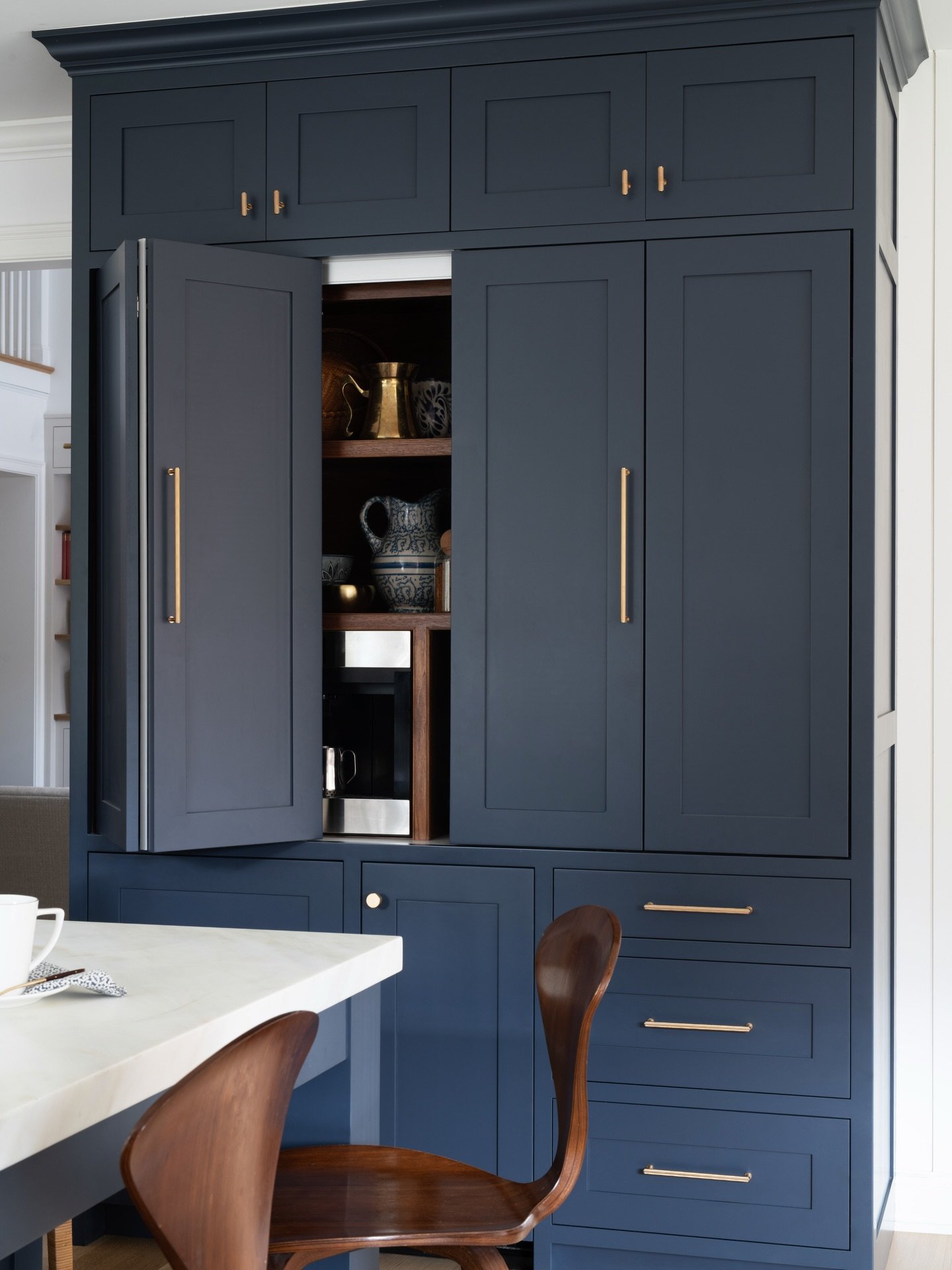 👉Swipe to reveal the secret!

Smart design is all about making your space work harder without sacrificing style.
.
Even better? When closed, everything disappears into clean, seamless cabinetry, keeping the kitchen feeling calm, uncluttered, and int