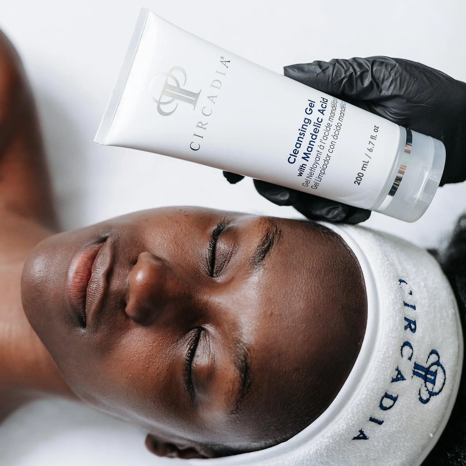 cleansing-gel-with-mandelic-acid-circadia-2.jpg