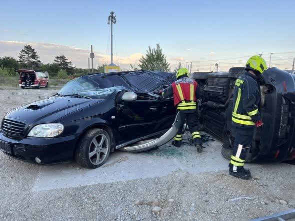 Einsatzübung Verkehrsunfall + Menschenrettung