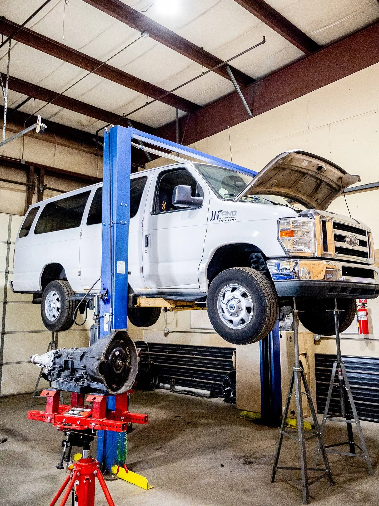 A major repair successfully completed! ✅
We recently got this 2013 Ford E-350 back on the road with a brand new transmission installation. 🚐
Trust Fano Automotive’s professional team for quality service and quick turnarounds on c