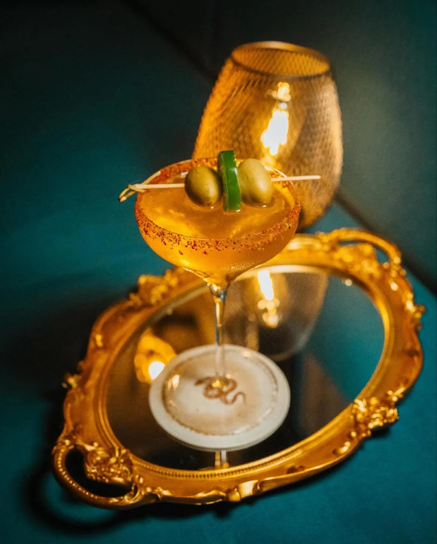 Intriguing and elegant, with a touch of spice&mdash;just the way we like it. Serving up a little brand magic for our friends at @sombralounge. 

Cheers to creating brands that don&rsquo;t just show up&hellip; they make an entrance.🥂

📷 @honeybunsso