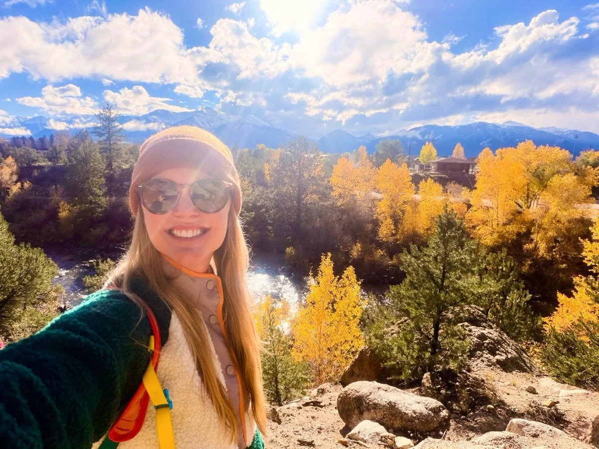 An Annual Love Letter to Colorado:

Dear Colorado, 
Every fall, you remind us just how lucky we are to call this place home. Cool, crisp mornings. Warm, sunny afternoons. Glowing aspens. And that unmistakable smell of fallen leaves and campfires. 

W