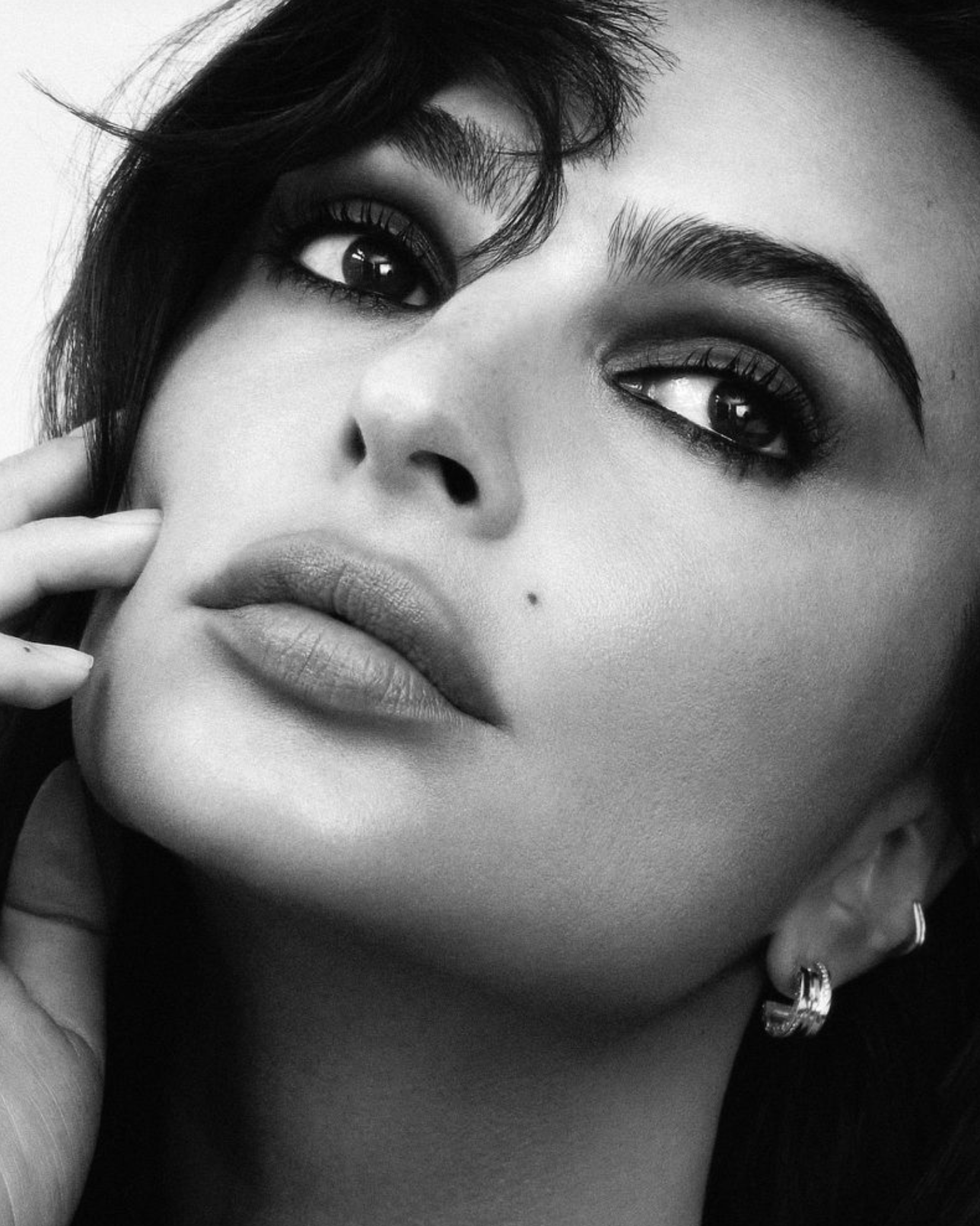 BEYOND NOISE - STAR POWER - EMILY RATAJKOWSKI SHOT BY LARISSA HOFMANN. STYLIST - FRAN BURNS, STYLING ASST. - ELIJAH H.