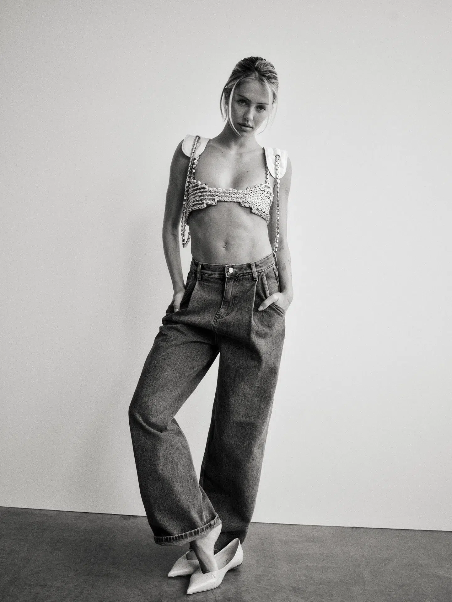 PUSS PUSS MAGAZINE - DELILAH BELLE - SHOT BY MATTHEW SPROUT. STYLIST - HEATHERMARY JACKSON, STYLING ASST. - ELIJAH H.