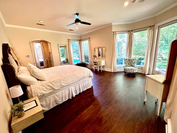 Judith king Suite TX.webp
