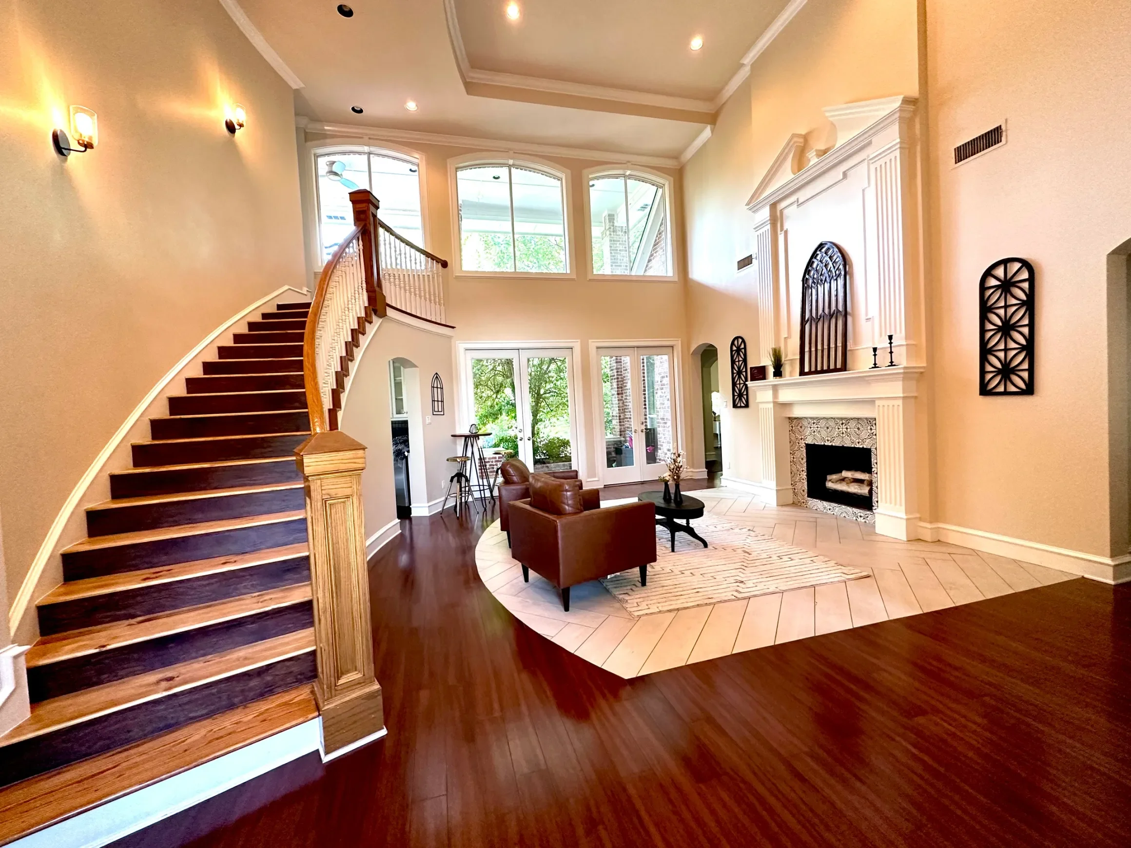 TX Living Room and stairwell.webp