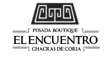 Logo for Posada Boutique El Encuentro Chacras de Coria, featuring a Greek key pattern at the top and text below.