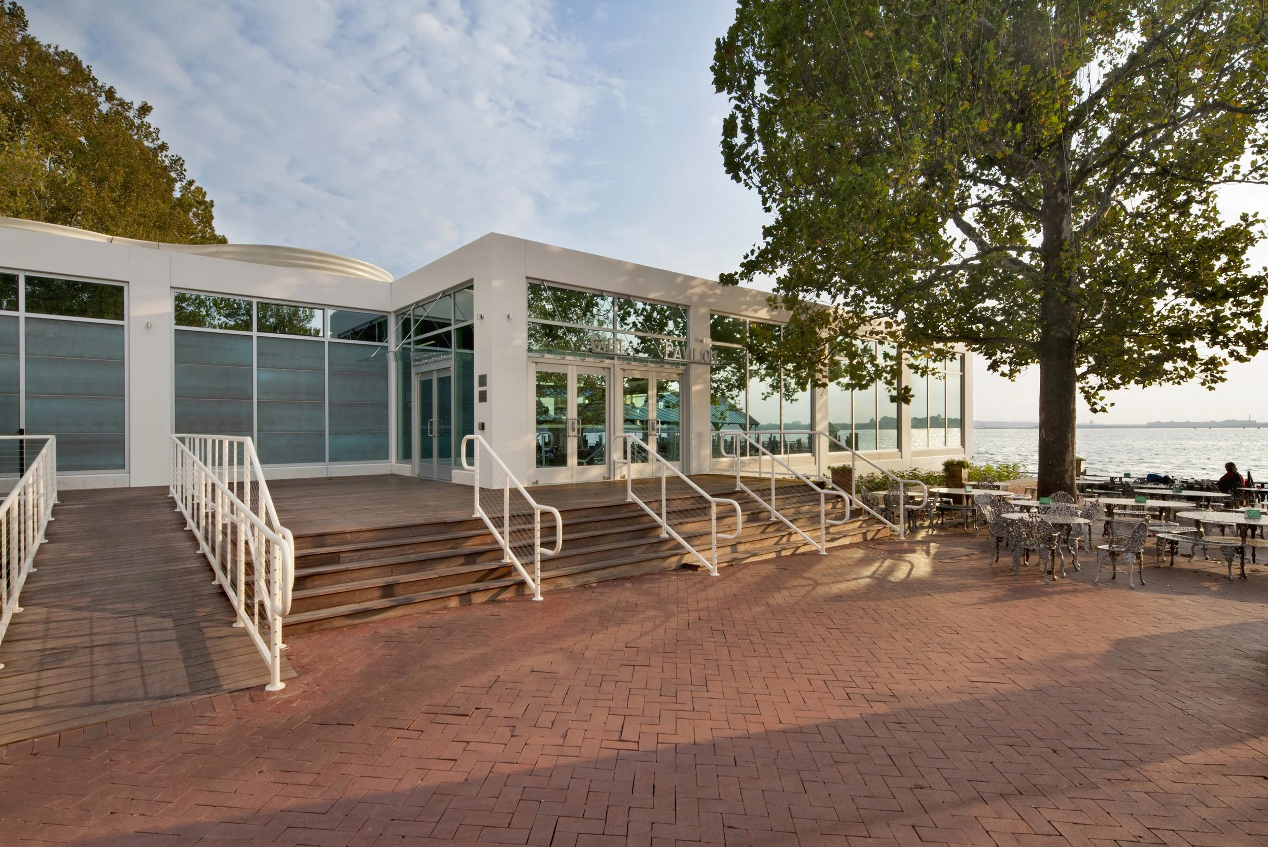 B_Liberty_Island.jpg