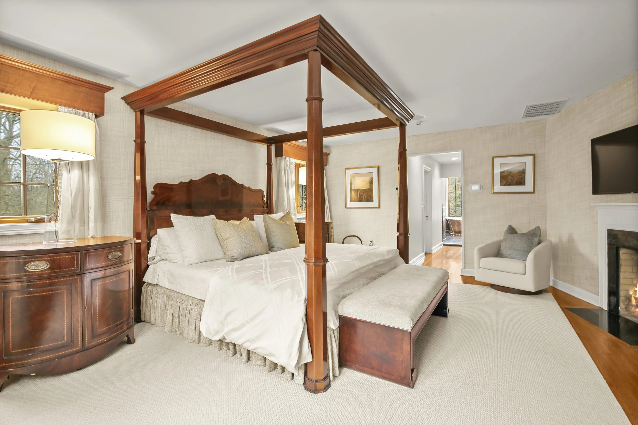 100 Husted Ln Greenwich CT-print-105-048-081-4200x2800-300dpi.jpg