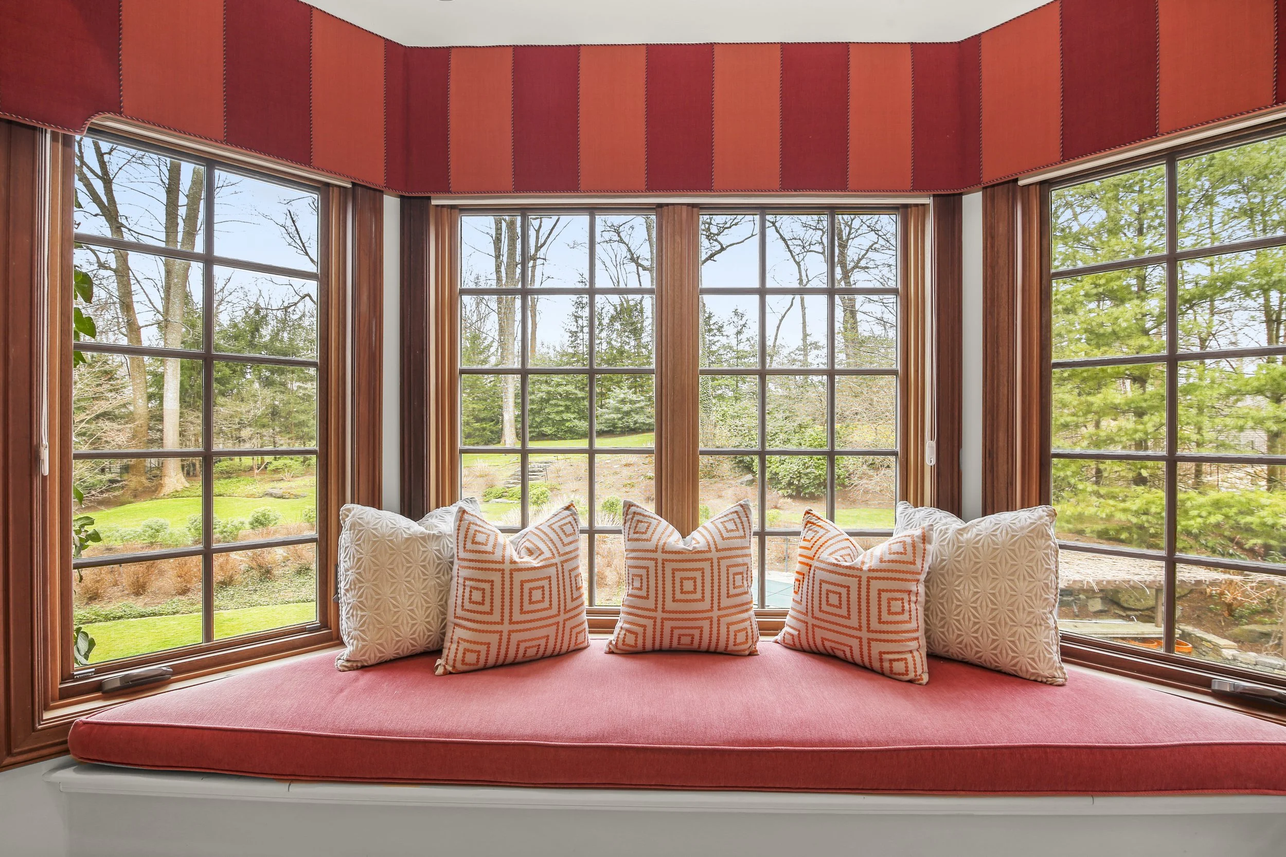 100 Husted Ln Greenwich CT-print-098-105-074-4200x2800-300dpi.jpg