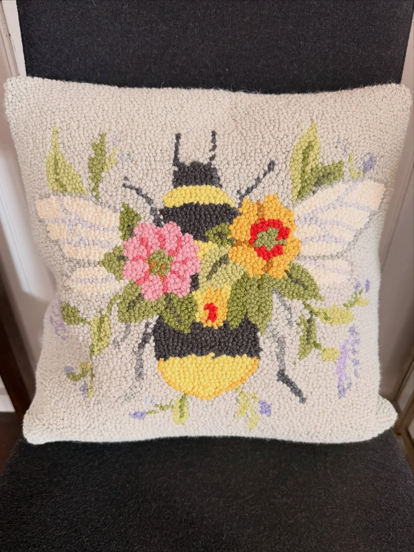 Think Spring!🐝

NWT 16 x 16 bee and flowers hook pillow.
Sweet design!
$58

Call 215-798-6970 or stop in to purchase. All sales are final.
#hookedpillow #beesandflowers #pillows #spring #consignmentfurniture