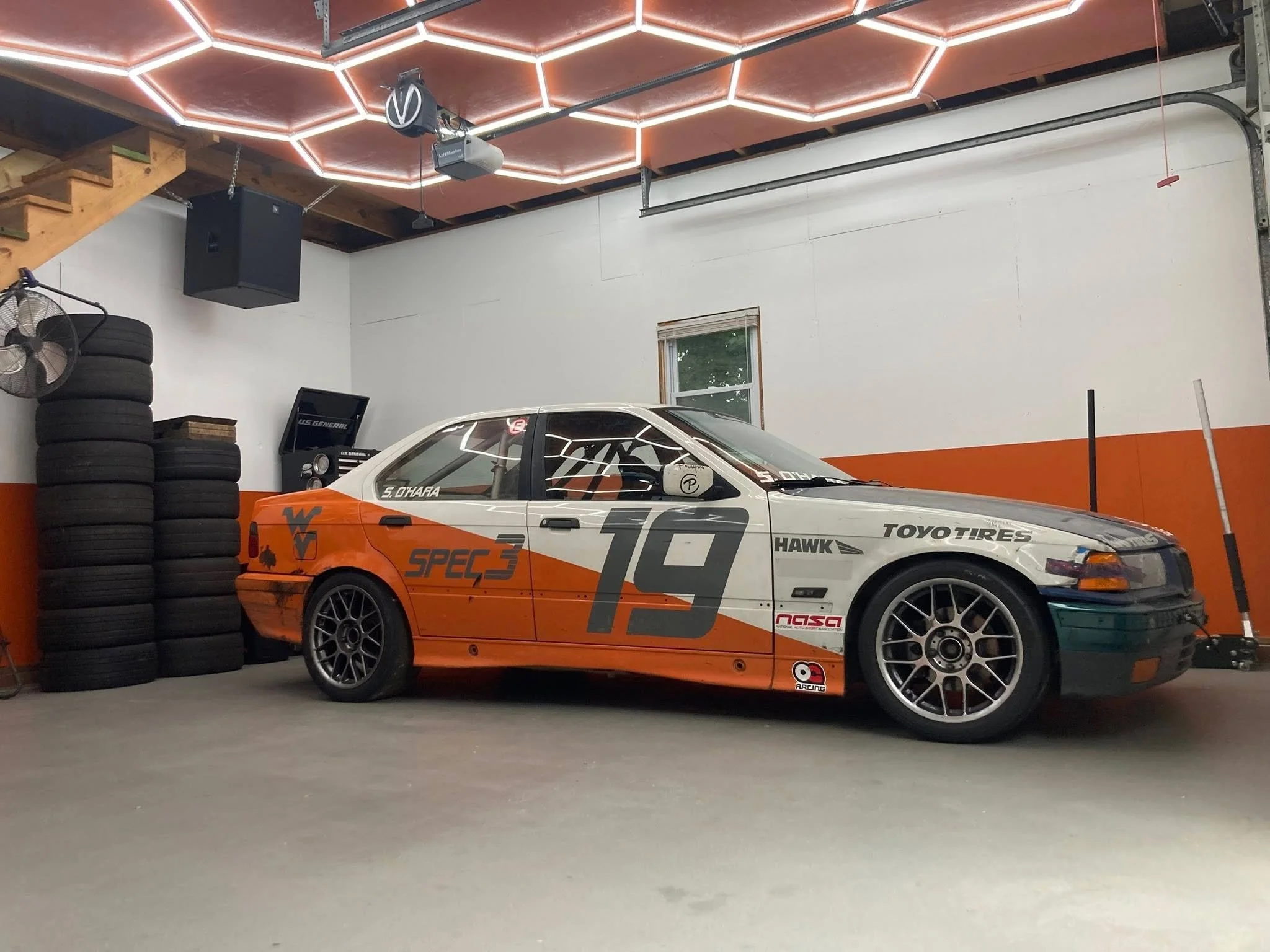 When your car is as reliable as a Spec3, you find other things to do in the garage (like painting the walls to match your car.)

#bmw #e36 #racing #spec3 #NASASpec3