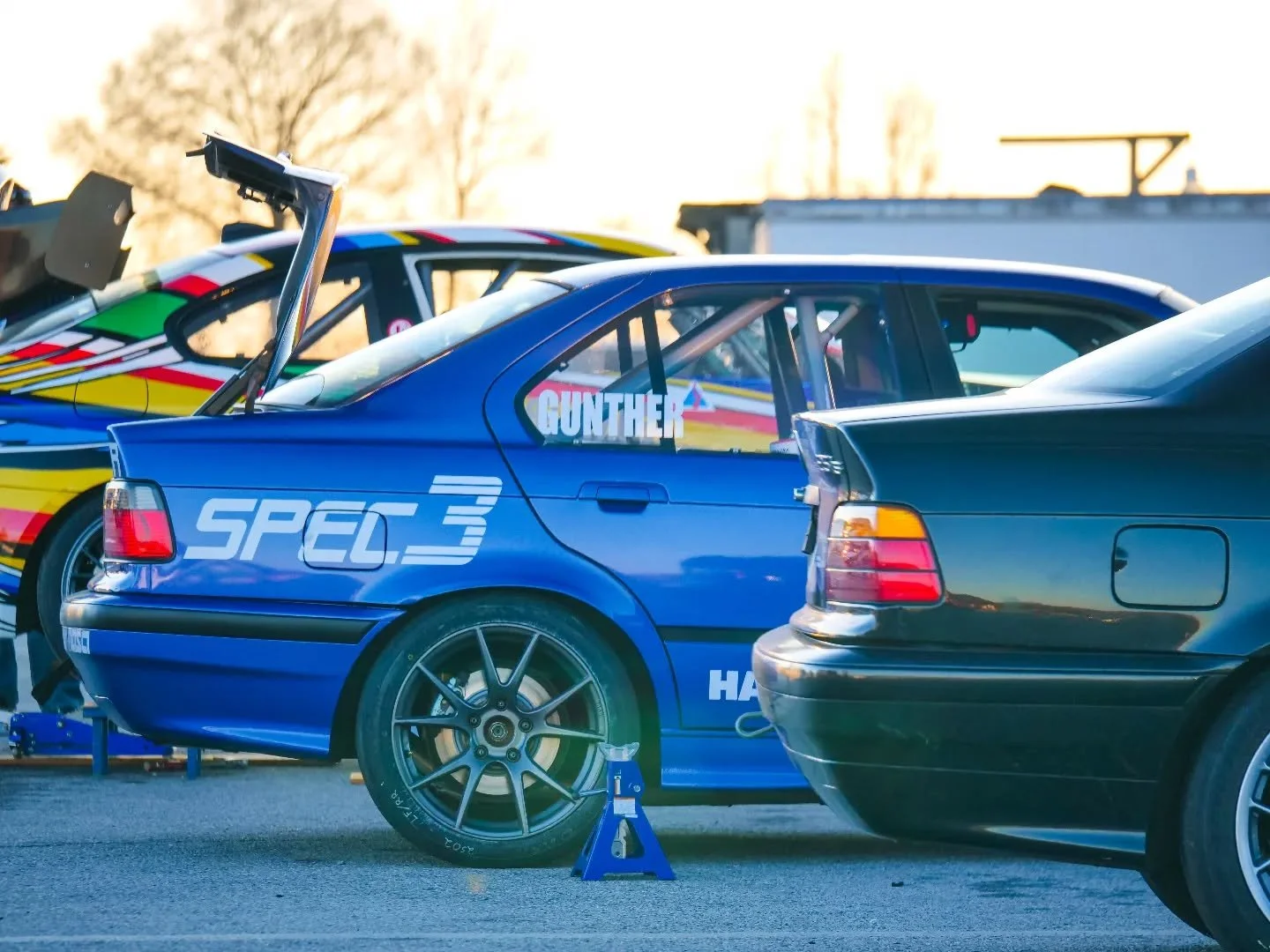 Spec3 drivers are arriving steadily at @virnow to kick off the @nasamidatlantic season in a crossover with @nasa.southeast ! 

#bmw #e36 #racing #spec3