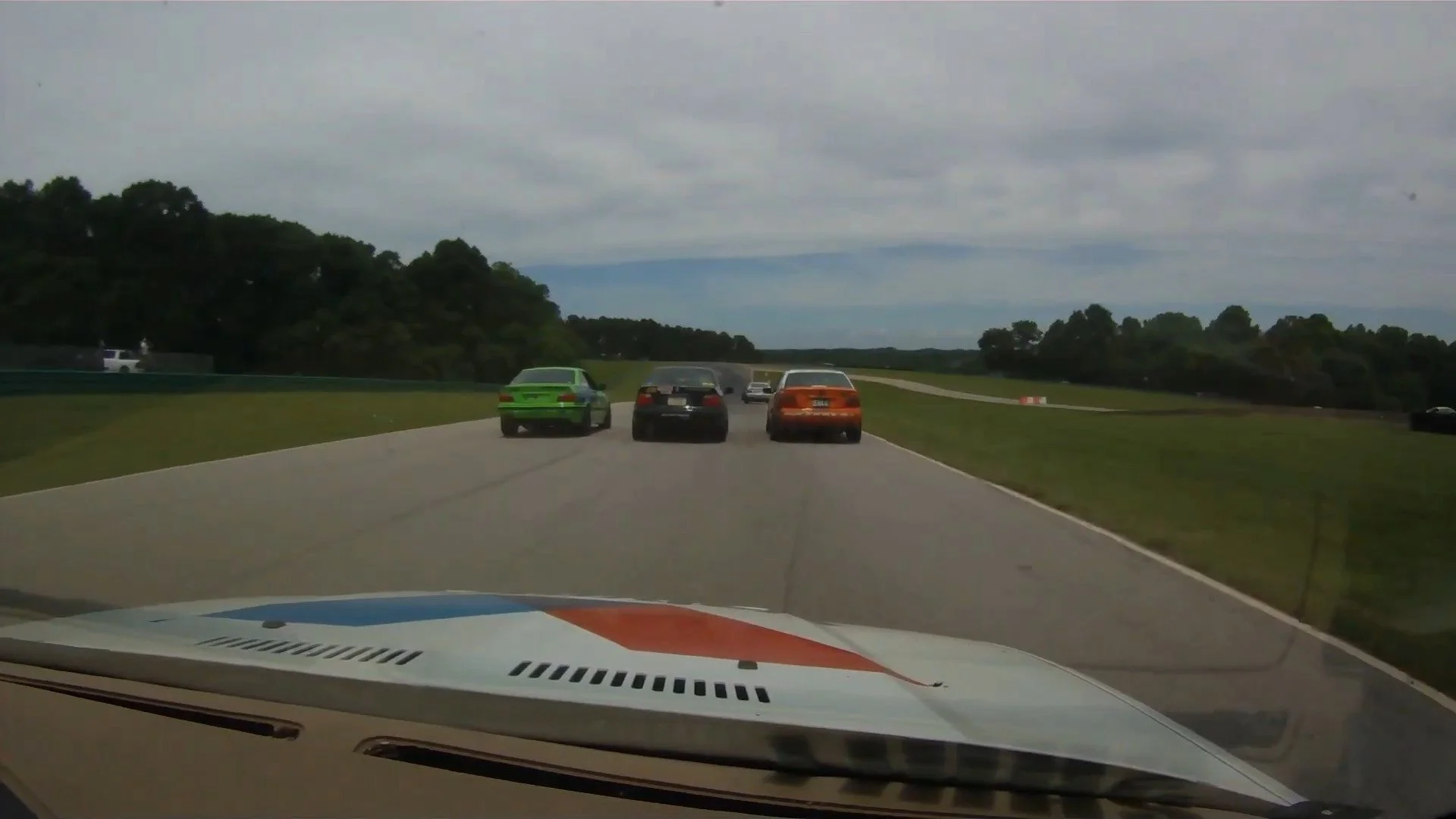 Who do you think won?

#bmw #e36 #racing #spec3